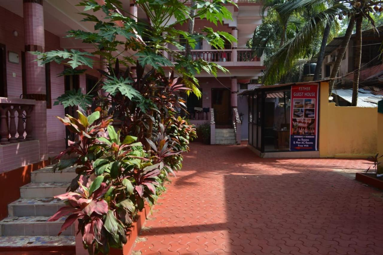 Esther Guest House Calangute Esterno foto