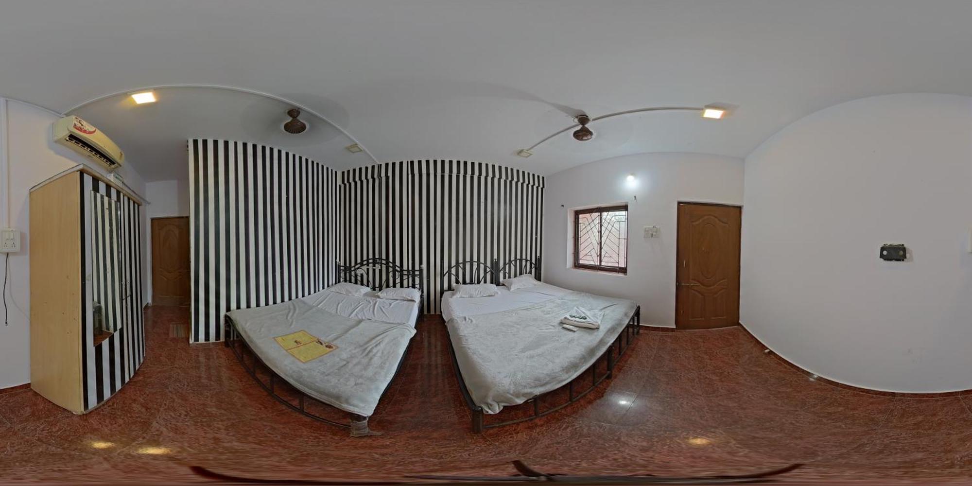 Esther Guest House Calangute Esterno foto