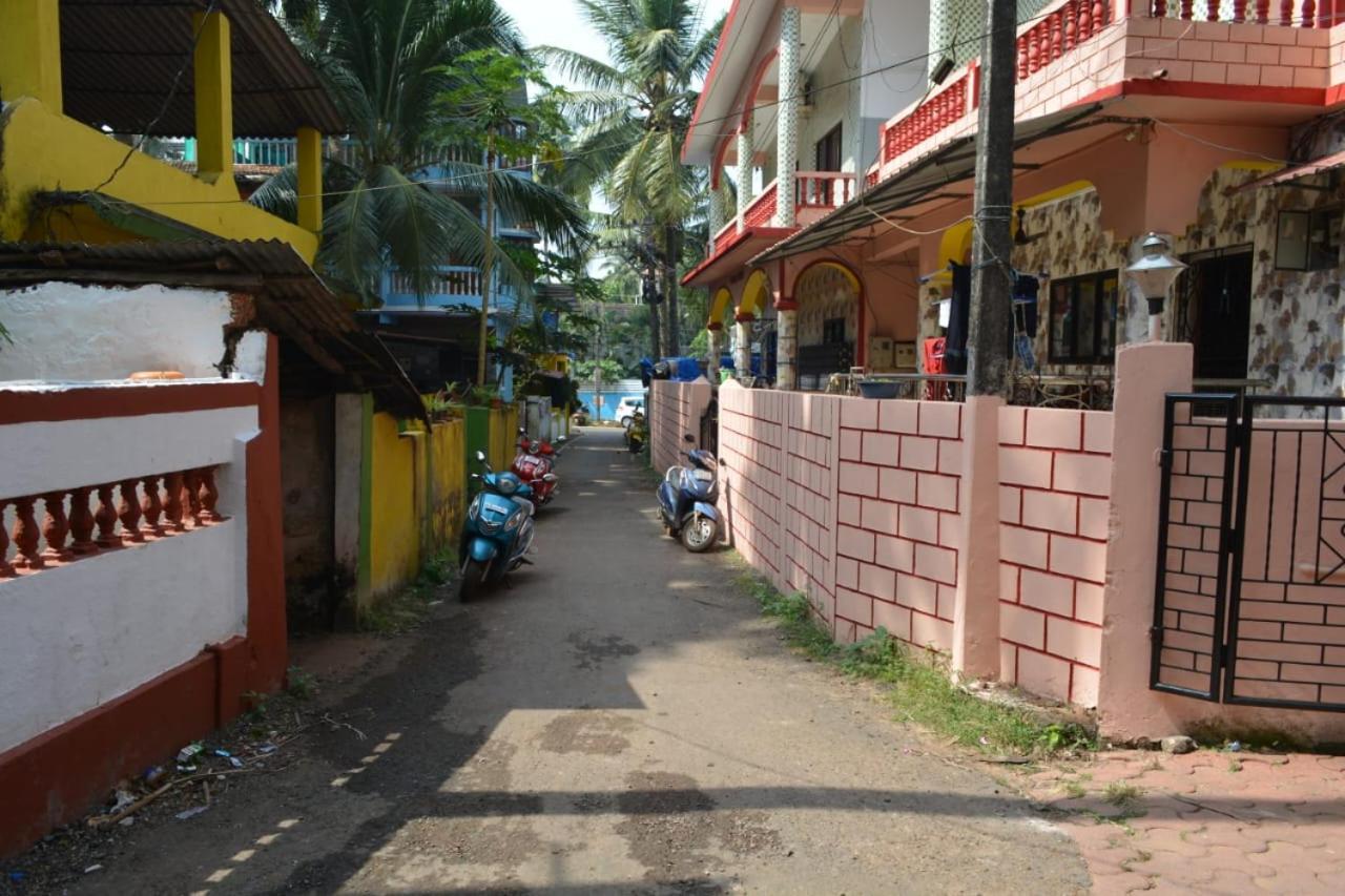 Esther Guest House Calangute Esterno foto